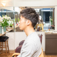 オススメスタイルは、【束感ベリーショートマッシュ】